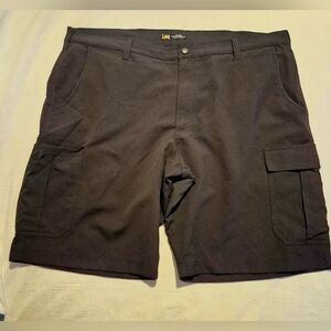 Lee men's size 42 black light weight 6 pocket cargo shorts, VGUC